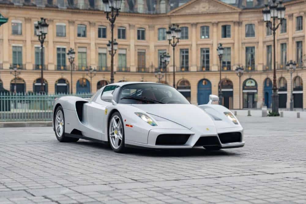 https://cdn.autogreeknews.gr/wp-content/uploads/2026/03/2004-Ferrari-Enzo-Auction-Silver-1-2048x1366-1.jpg