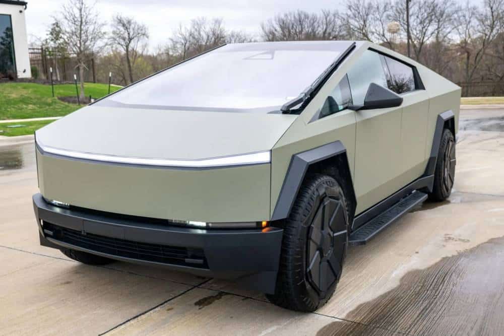 https://cdn.autogreeknews.gr/wp-content/uploads/2026/03/2025-Tesla-Cybertruck-Long-Range-RWD-Sale-7-2048x1-1.jpg