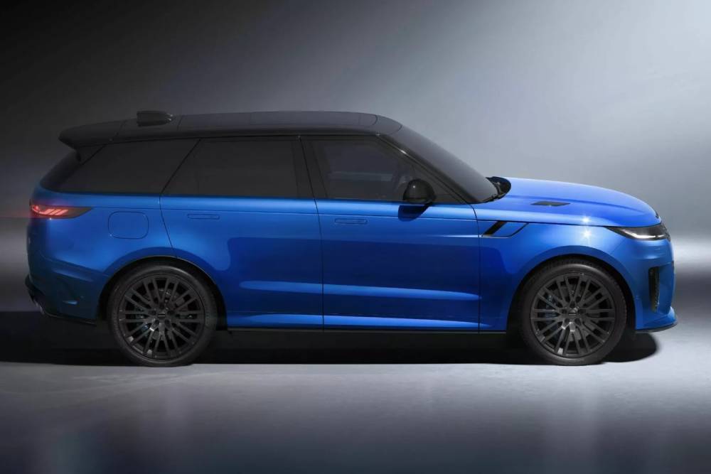 https://cdn.autogreeknews.gr/wp-content/uploads/2026/03/2026-Range-Rover-Sport-SV-Ultimate-Edition-13s-204.jpg