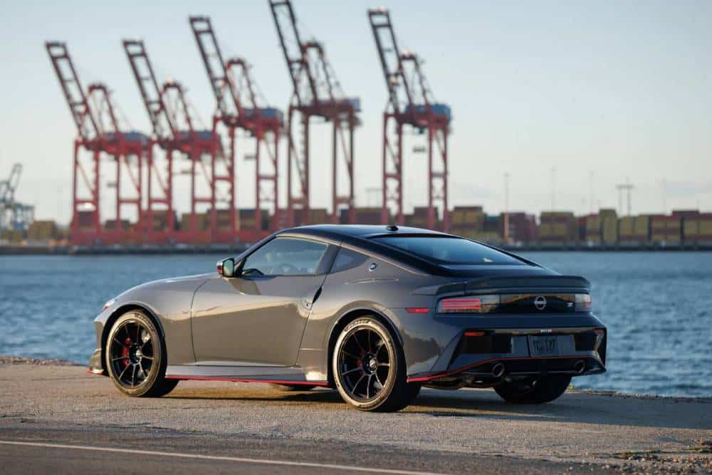 https://cdn.autogreeknews.gr/wp-content/uploads/2026/03/2027-Nissan-Z-Nismo-321-4-2048x1366-1.jpg