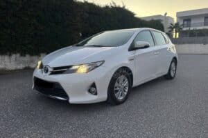 Τι θέλει το φθηνότερο Toyota Auris Hybrid με 7.900 ευρώ;