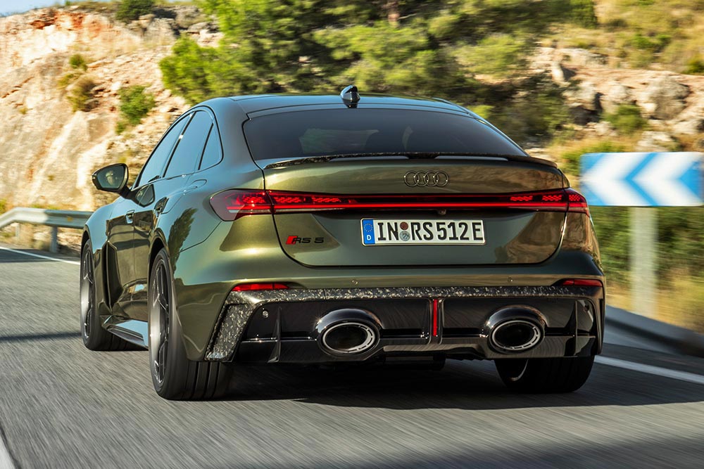 https://cdn.autogreeknews.gr/wp-content/uploads/2026/03/Audi-RS-5.jpg