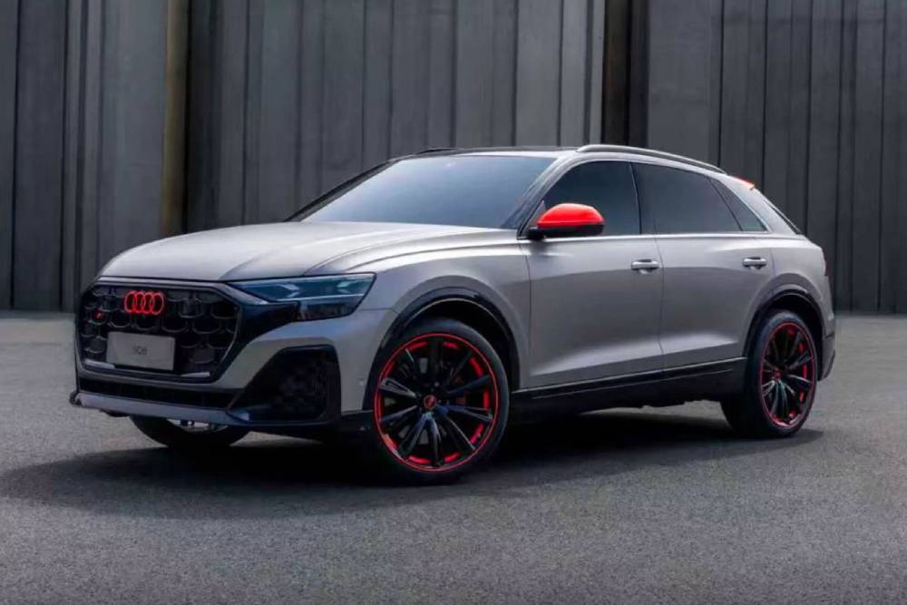 https://cdn.autogreeknews.gr/wp-content/uploads/2026/03/Audi_SQ8_Livery_Edition-3.jpg
