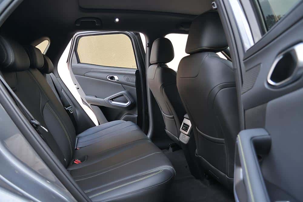 https://cdn.autogreeknews.gr/wp-content/uploads/2026/03/BYD-ATTO-2-Comfort-interior-19.jpg
