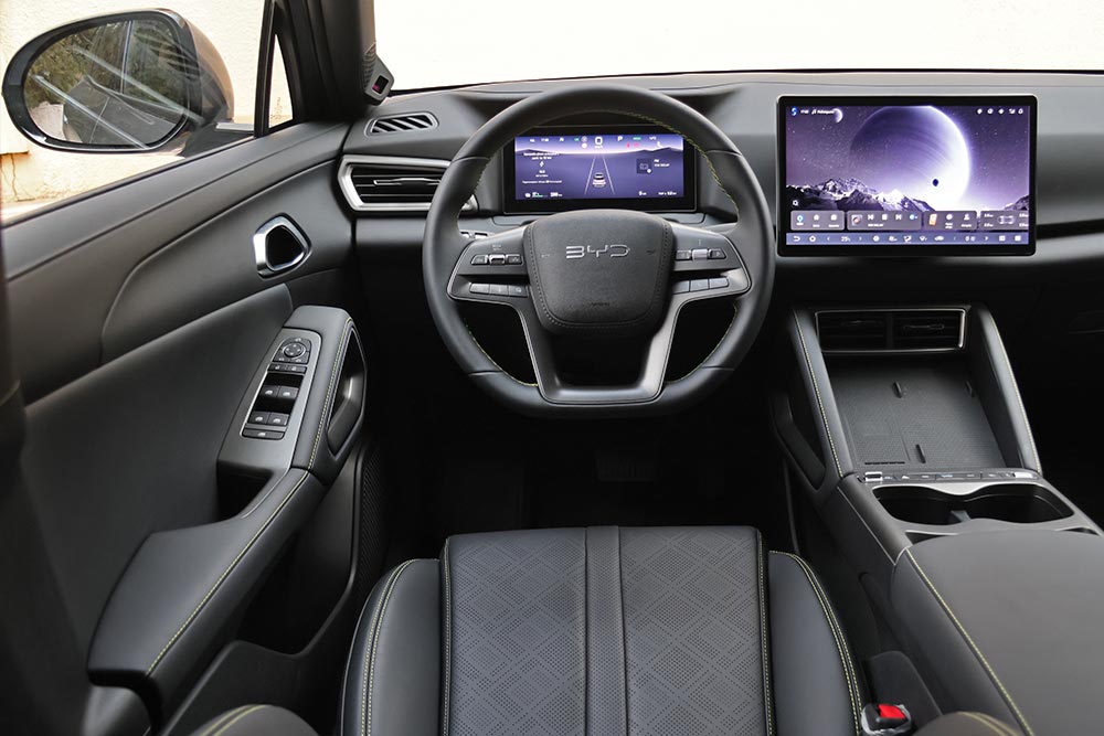 https://cdn.autogreeknews.gr/wp-content/uploads/2026/03/BYD-ATTO-2-Comfort-interior-5.jpg