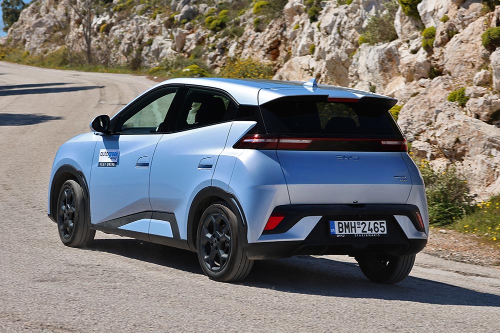 https://cdn.autogreeknews.gr/wp-content/uploads/2026/03/BYD-Dolphin-Surf-8.jpg