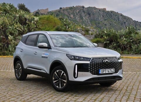 Ρίχνει τα τείχη των υβριδικών SUV το Chery Tiggo 4 Hybrid