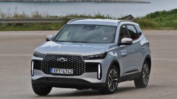Διαπρέπει το Chery Tiggo 4 Hybrid σε τιμή, κατανάλωση & εγγύηση