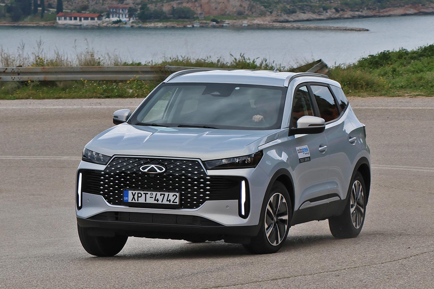 https://cdn.autogreeknews.gr/wp-content/uploads/2026/03/Chery-Tiggo-4-Hybrid-Nauplio-24.jpg
