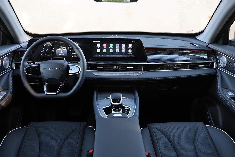 https://cdn.autogreeknews.gr/wp-content/uploads/2026/03/Chery-Tiggo-7-PHEV-interior-1.jpg