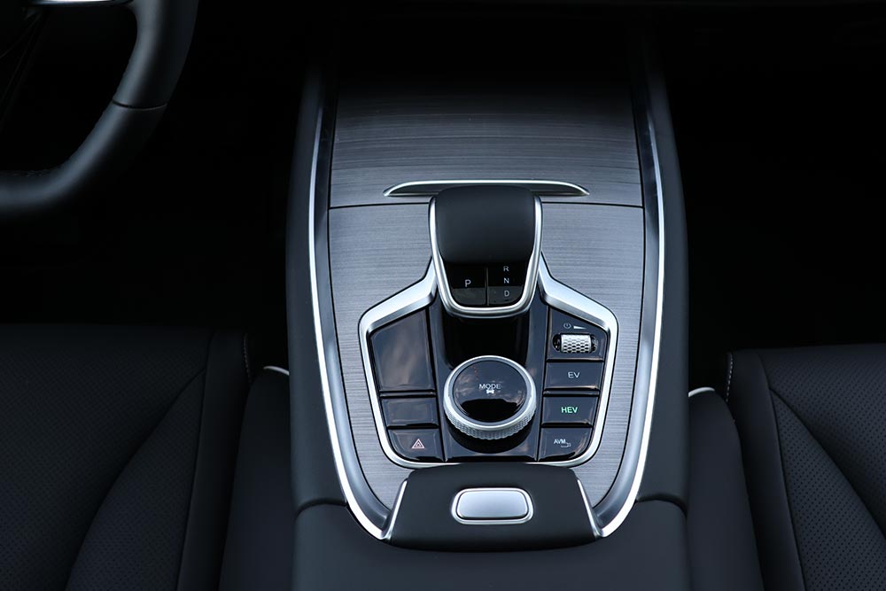 https://cdn.autogreeknews.gr/wp-content/uploads/2026/03/Chery-Tiggo-7-PHEV-interior-3.jpg
