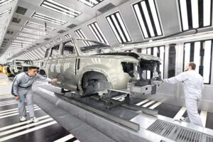 JLR-Nitra-plant-Slovakia-00004-2048×1366-1
