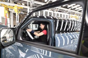 JLR-Nitra-plant-Slovakia-00006-2048×1366-1