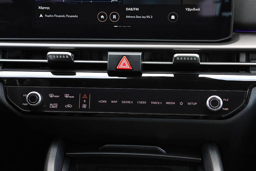https://cdn.autogreeknews.gr/wp-content/uploads/2026/03/Kia-Sportage-MY26-interior-23.jpg