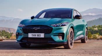 Αναβαθμίσεις και νέα έκδοση για τη Ford Mustang Mach-E