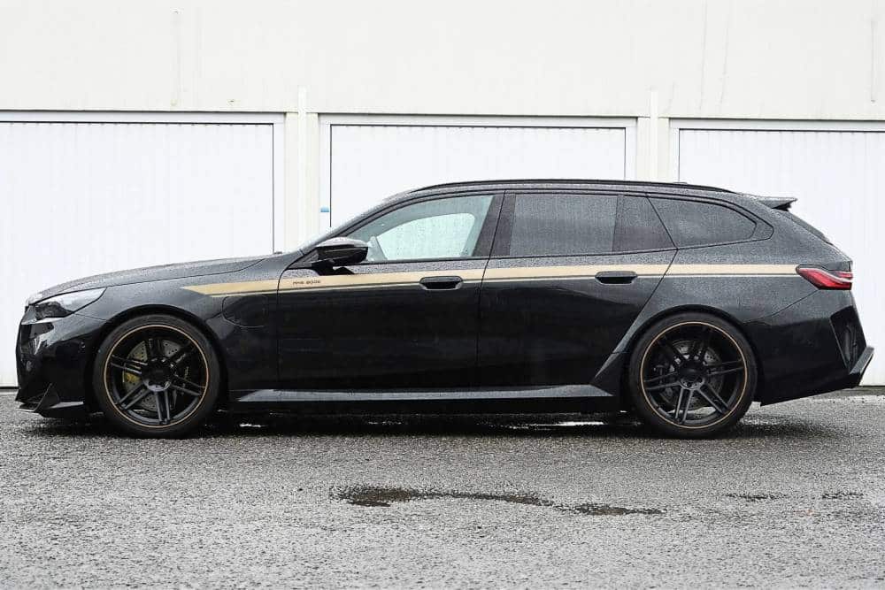 https://cdn.autogreeknews.gr/wp-content/uploads/2026/03/Manhart-BMW-M5-Touring-MH5-900E-5-2048x1366-1.jpg