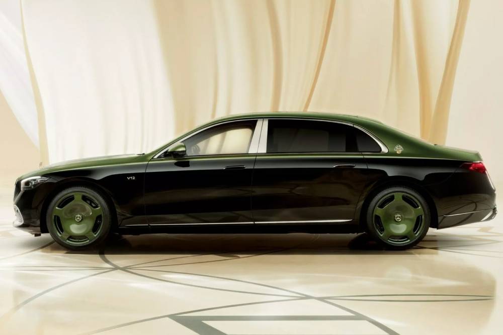 https://cdn.autogreeknews.gr/wp-content/uploads/2026/03/Mercedes-Maybach-S680-V12-Edition-Japan-2-2048x110-1.jpg