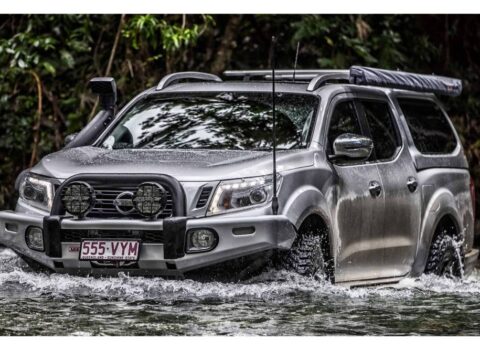 «Θωρηκτό» Nissan Navara μετακινεί και βουνά