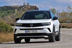 Opel Mokka 1.2 Hybrid 145 (2)