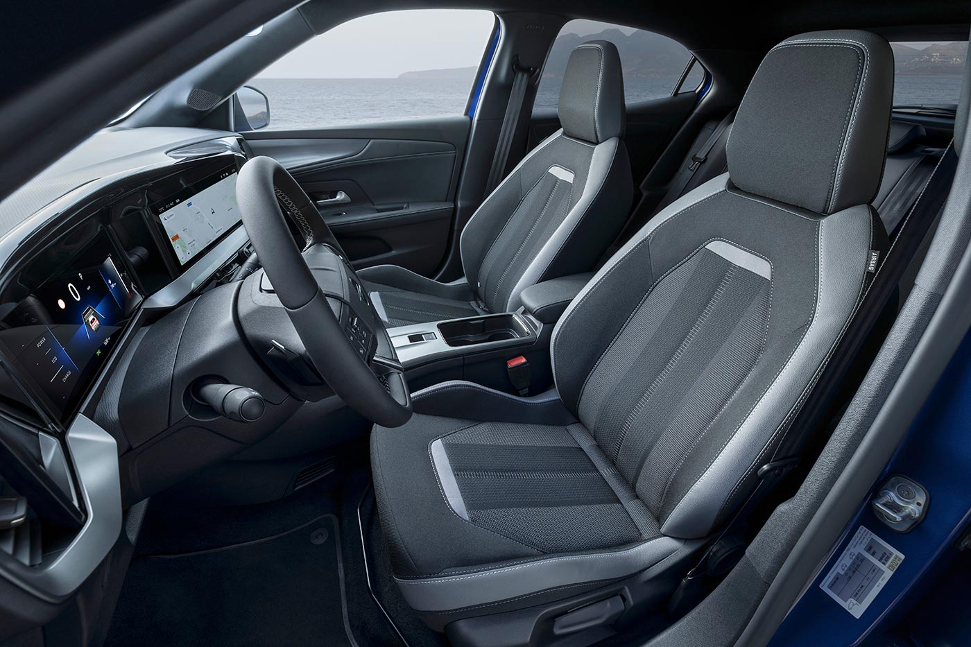 https://cdn.autogreeknews.gr/wp-content/uploads/2026/03/Opel-Mokka-interior.jpg