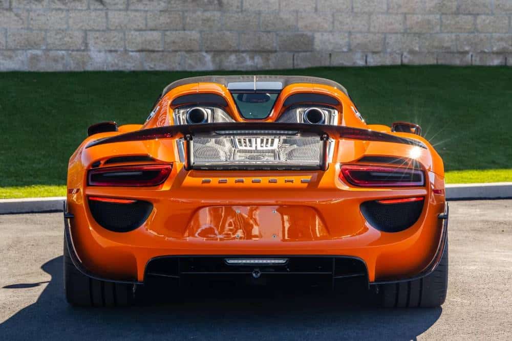 https://cdn.autogreeknews.gr/wp-content/uploads/2026/03/Porsche_918_Spyder_Weissach_2015_auction-2.jpg