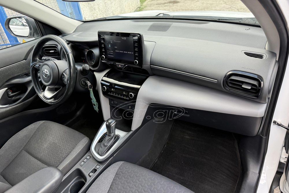 https://cdn.autogreeknews.gr/wp-content/uploads/2026/03/Toyota-Yaris-Cross-2021-6.jpg