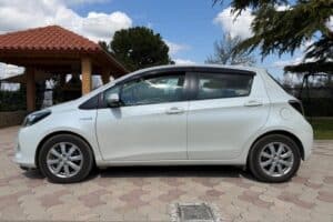 Toyota Yaris Hybrid 2014 (3)