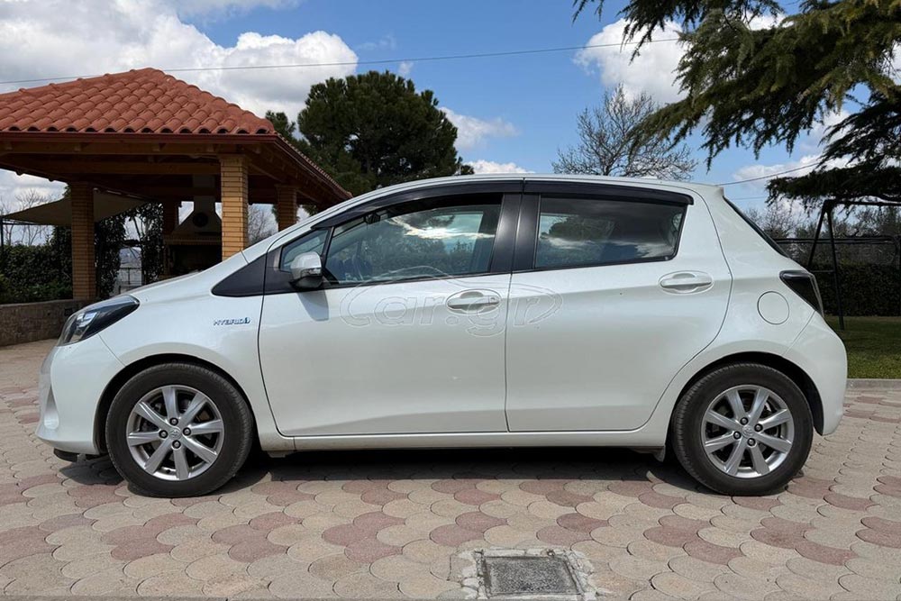 https://cdn.autogreeknews.gr/wp-content/uploads/2026/03/Toyota-Yaris-Hybrid-2014-3.jpg
