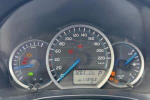 Toyota Yaris Hybrid 2014 (5)