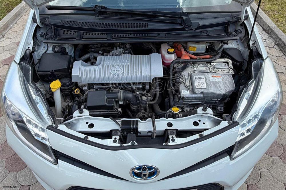 https://cdn.autogreeknews.gr/wp-content/uploads/2026/03/Toyota-Yaris-Hybrid-2014-6.jpg