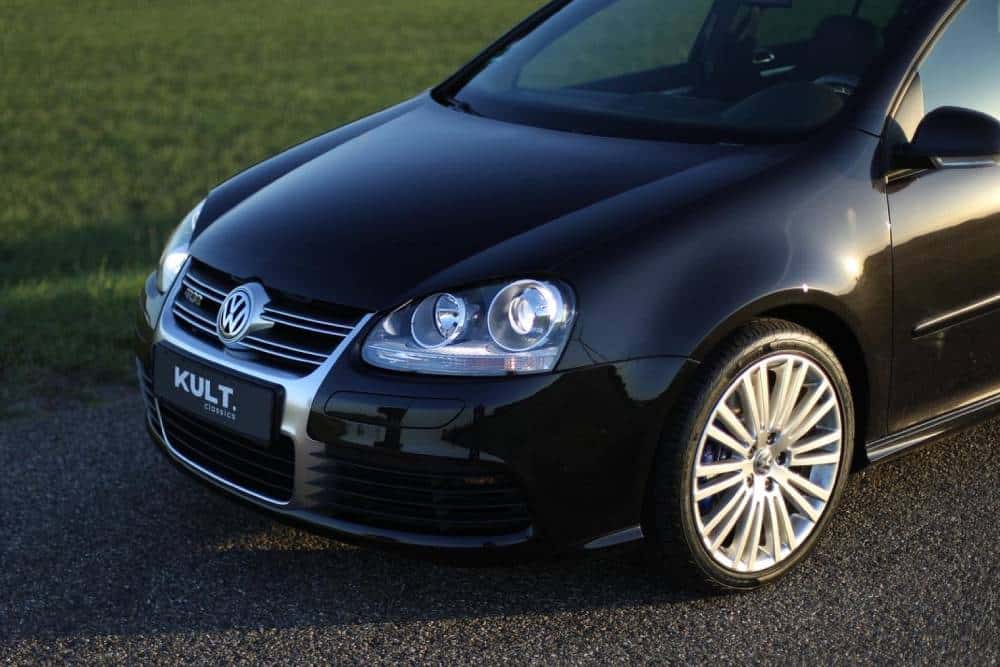 https://cdn.autogreeknews.gr/wp-content/uploads/2026/03/VW_Golf_V_R32_2006_for_sale-8.jpg
