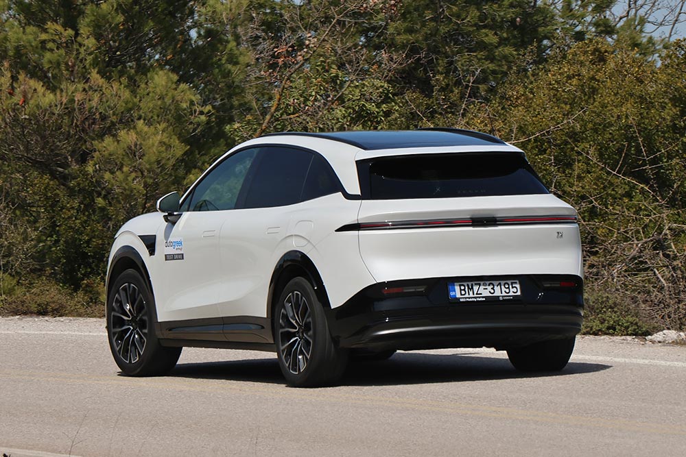 https://cdn.autogreeknews.gr/wp-content/uploads/2026/03/Zeekr-7X-14.jpg