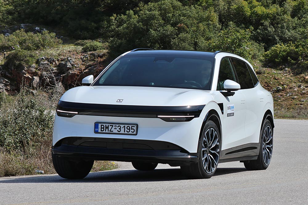 https://cdn.autogreeknews.gr/wp-content/uploads/2026/03/Zeekr-7X-15.jpg