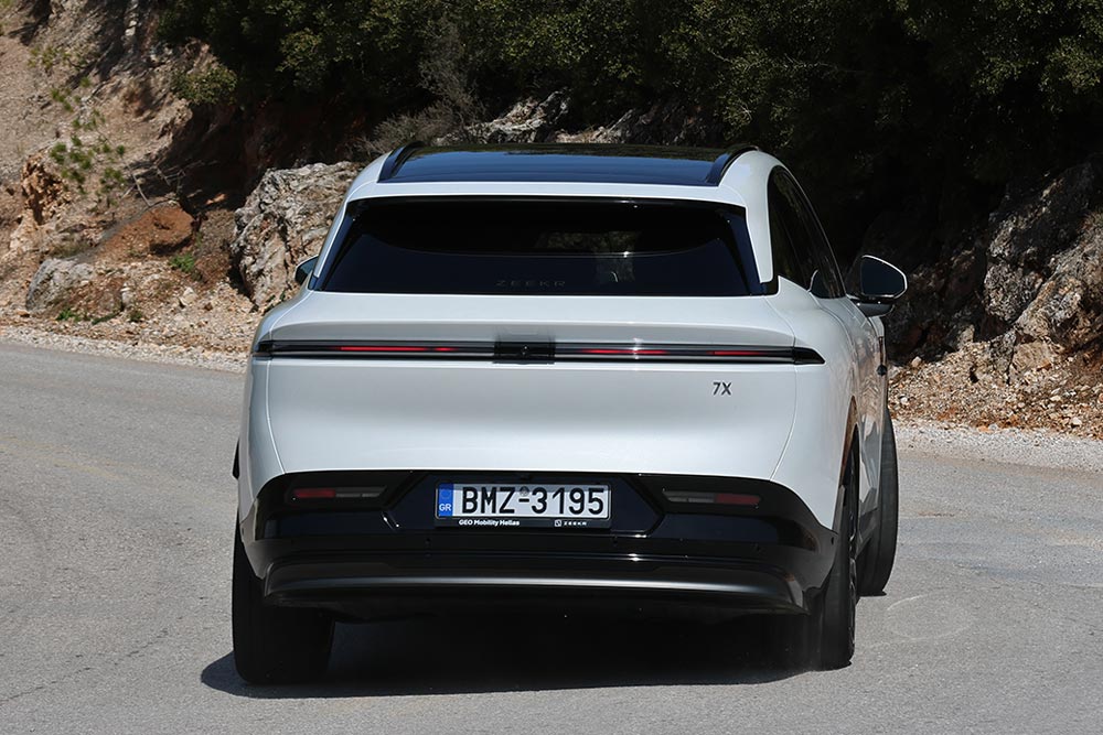 https://cdn.autogreeknews.gr/wp-content/uploads/2026/03/Zeekr-7X-19.jpg
