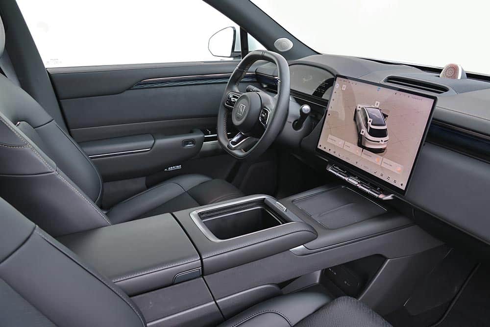 https://cdn.autogreeknews.gr/wp-content/uploads/2026/03/Zeekr-7X-interior-23.jpg