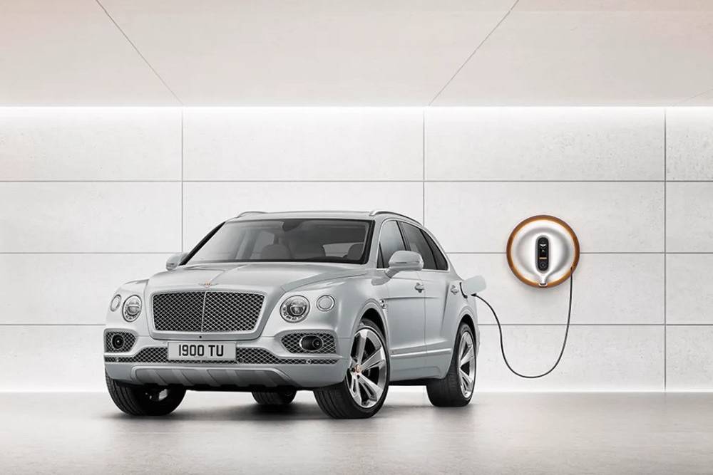 https://cdn.autogreeknews.gr/wp-content/uploads/2026/03/bentley-phev.jpg