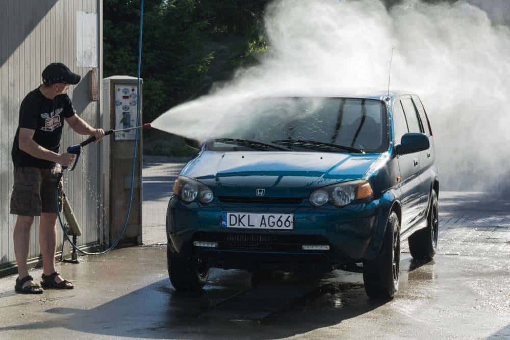 https://cdn.autogreeknews.gr/wp-content/uploads/2026/03/car-wash-08.jpg