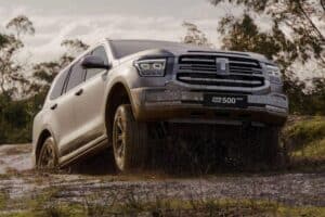 Το κινεζικό Tank PHEV που κάνει πλάκα στο Land Cruiser (+video)