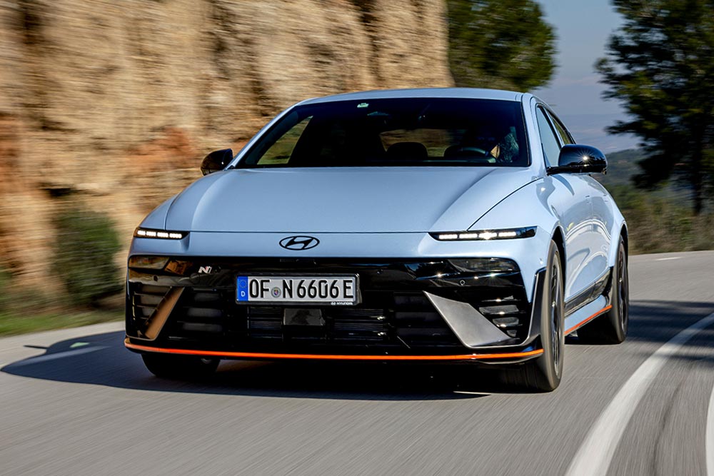 https://cdn.autogreeknews.gr/wp-content/uploads/2026/03/hyundai-ioniq-6-n-12.jpg