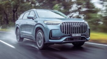 Νέο 7θέσιο PHEV Jaecoo 8 επιβάλλεται με την παρουσία του