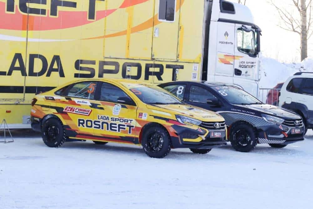 https://cdn.autogreeknews.gr/wp-content/uploads/2026/03/lada-iskra-racing-04.jpg