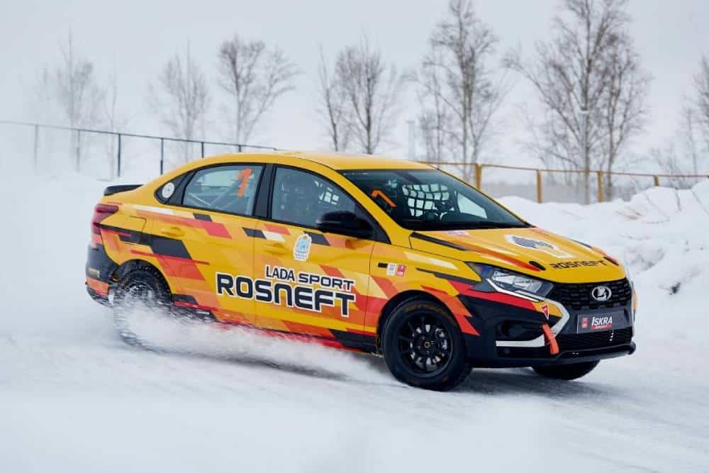 https://cdn.autogreeknews.gr/wp-content/uploads/2026/03/lada-iskra-sport-ice-02.jpg