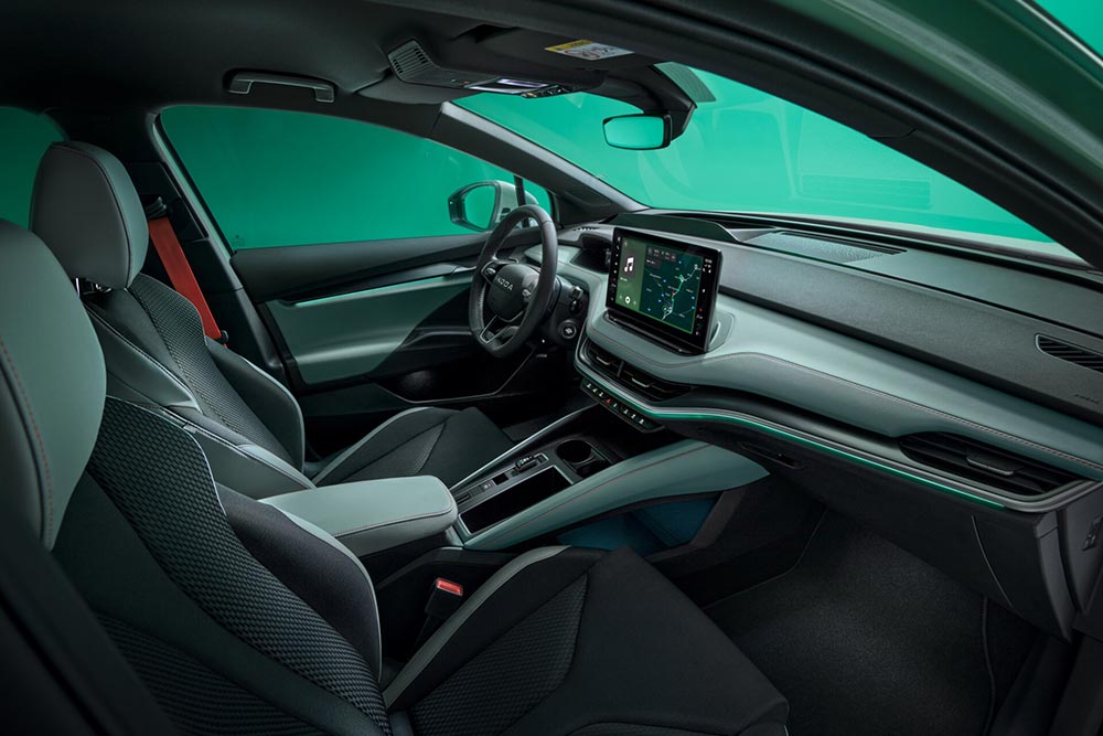 https://cdn.autogreeknews.gr/wp-content/uploads/2026/03/skoda_elroq_interior_1.jpg