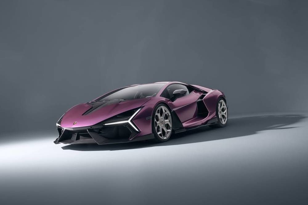 https://cdn.autogreeknews.gr/wp-content/uploads/2026/03/viola-lamborghini-revuelto-novitec-9.jpg