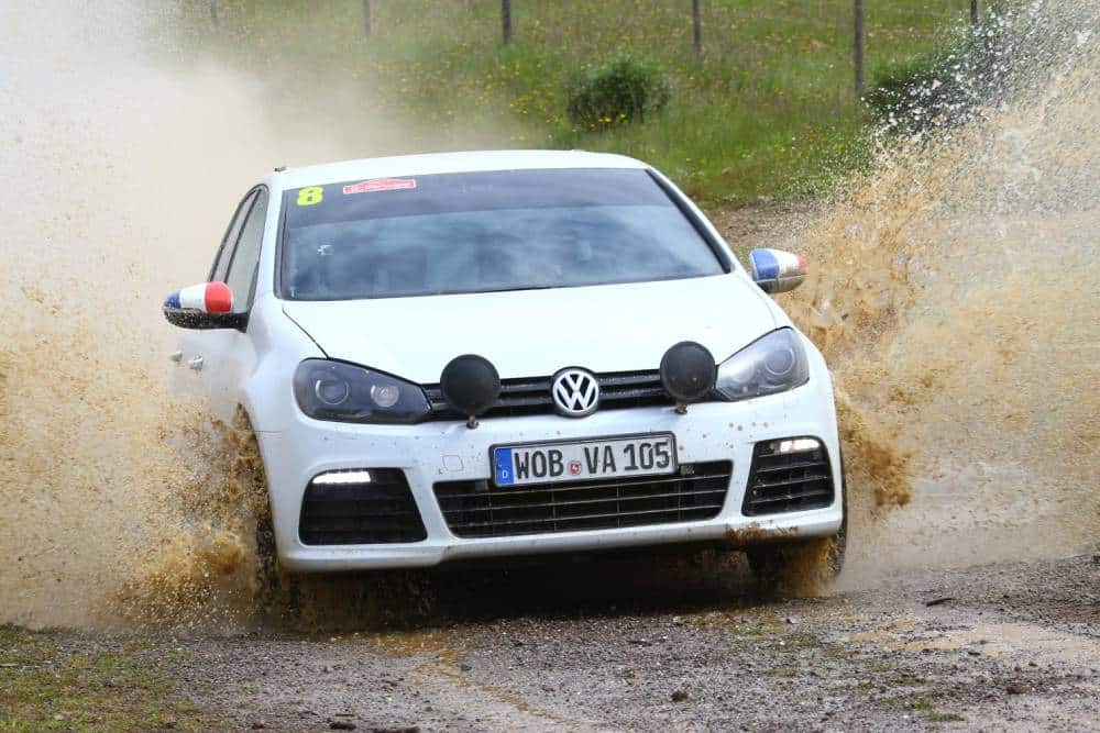 https://cdn.autogreeknews.gr/wp-content/uploads/2026/03/vw-golf-r-recce-car-02.jpg