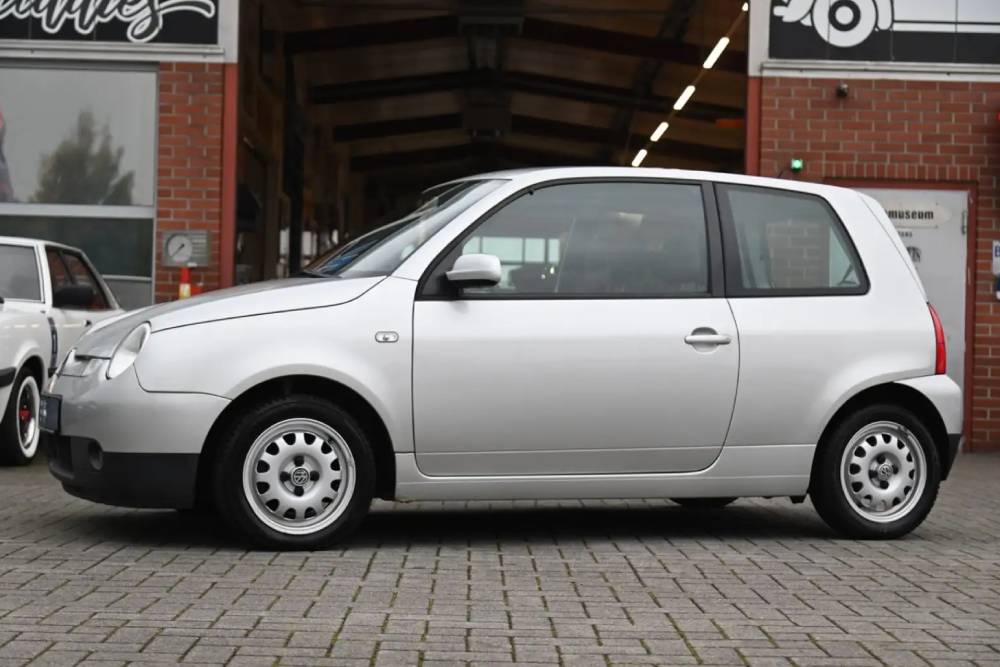 https://cdn.autogreeknews.gr/wp-content/uploads/2026/03/vw-lupo-3l-for-sale-9.jpg