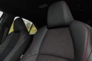 1920_2026_yariscross_stormgrey_interior_03 (1)