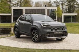 1920_2026_yariscross_stormgrey_static_03 (1)