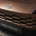 1920_yariscross_highgrade_preciousbronze_exterior-01 (1)