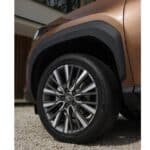 1920_yariscross_highgrade_preciousbronze_exterior-03 (1)